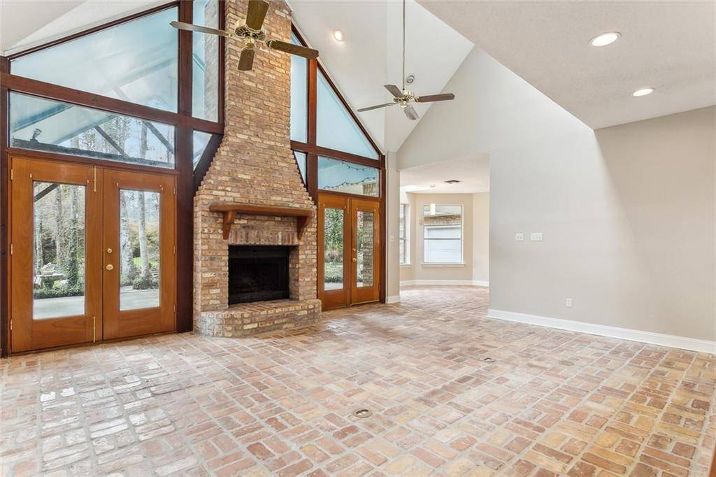 Lacombe, LA 70445,30310 SAINT JOHN DR
