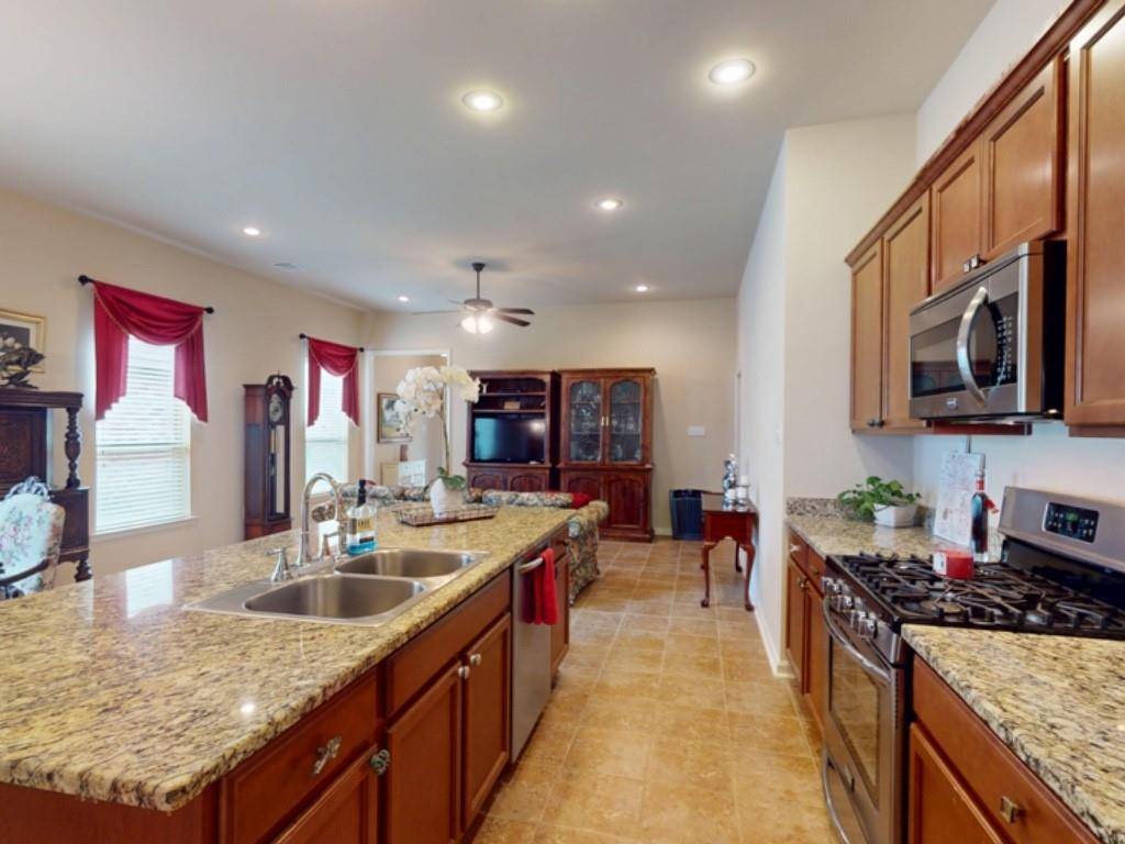 Covington, LA 70435,284 KNOLL PINE CIR
