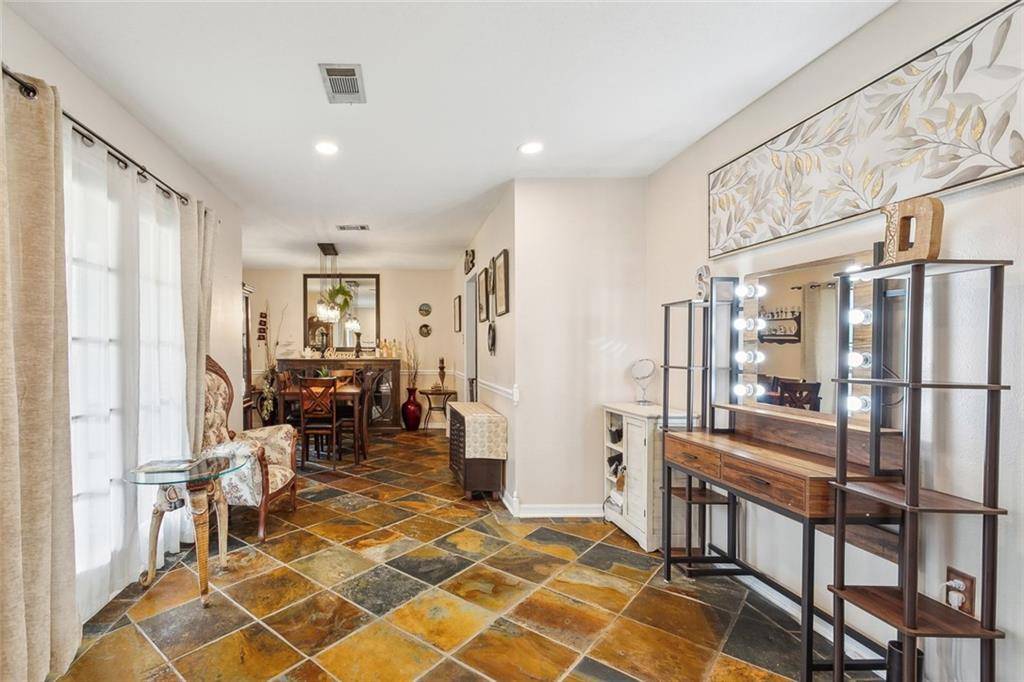 Slidell, LA 70461,105 OAK LEAF DR