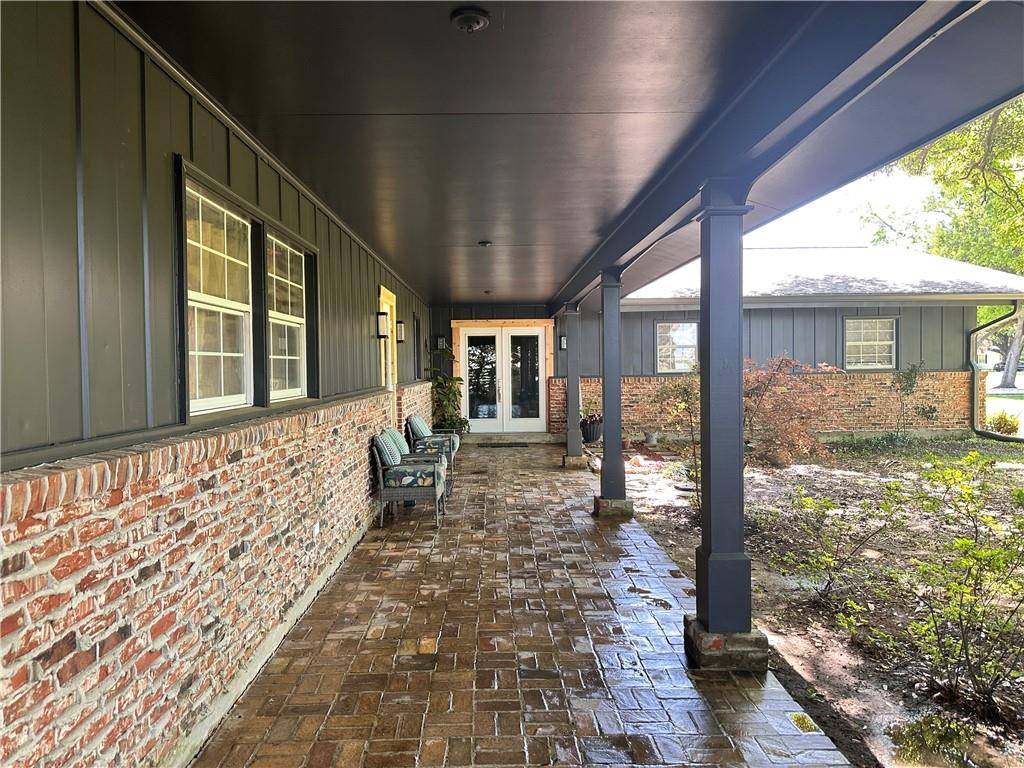 Luling, LA 70070,130 N OAK CT