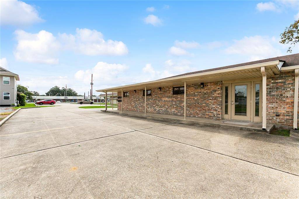 Belle Chasse, LA 70037,8656 HIGHWAY 23 #A