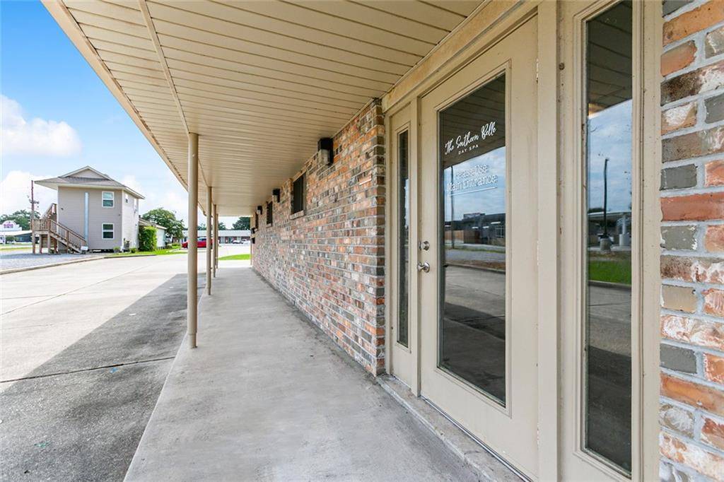 Belle Chasse, LA 70037,8656 HIGHWAY 23 #A