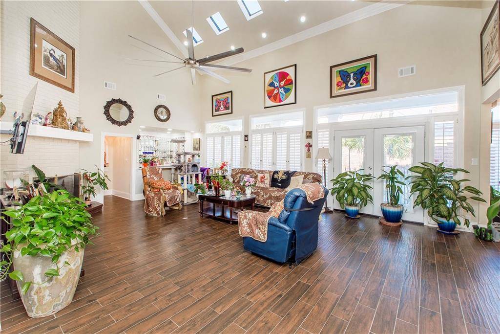 Metairie, LA 70002,3628 TOLMAS DR