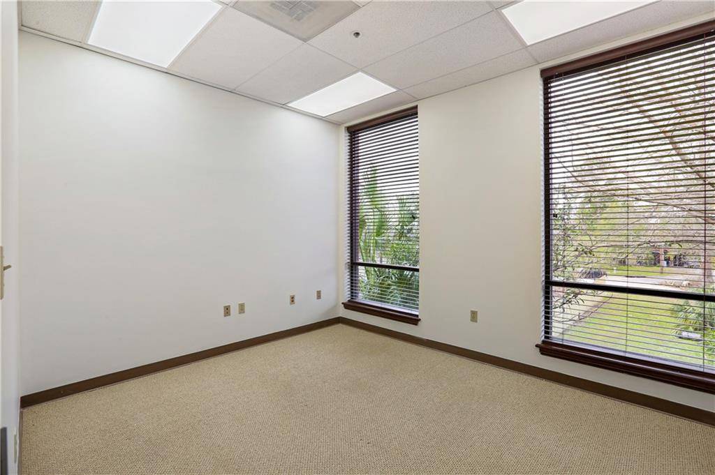 Metairie, LA 70001,4736 WEST NAPOLEON AVE #201