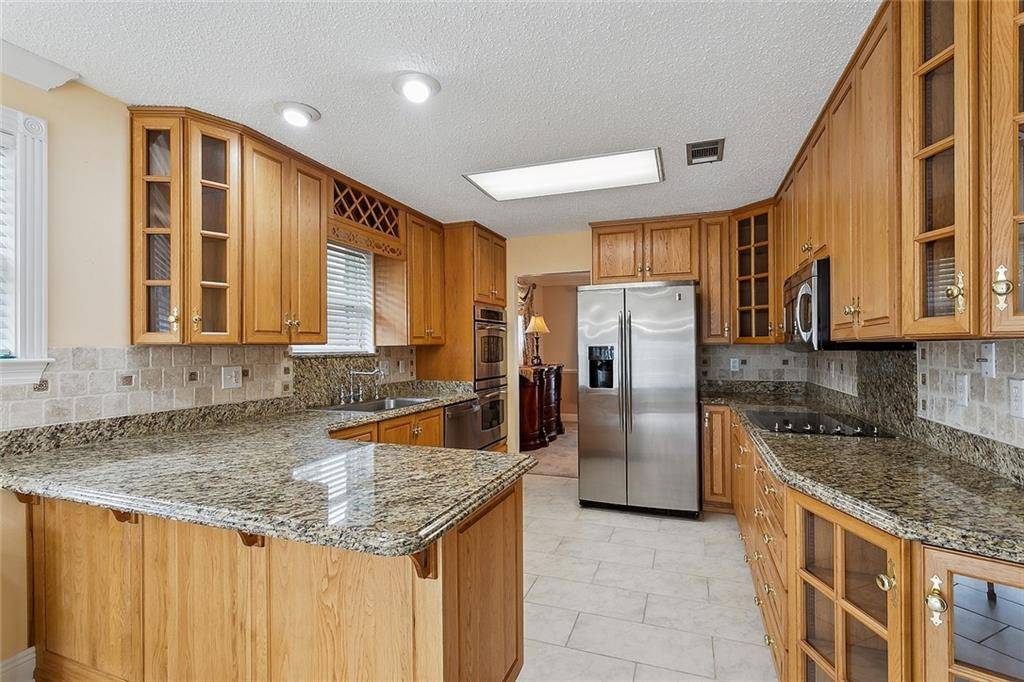 Metairie, LA 70002,4705 SHERIDAN AVE