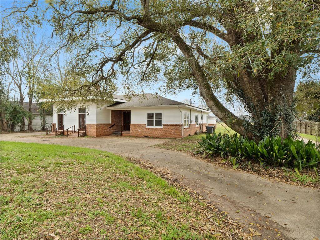 Alexandria, LA 71301,5411 DIXIE LN