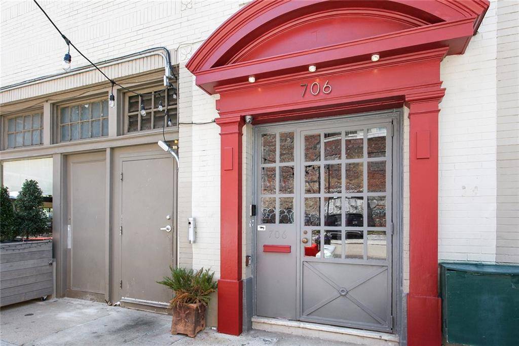 New Orleans, LA 70130,706 GIROD ST #B