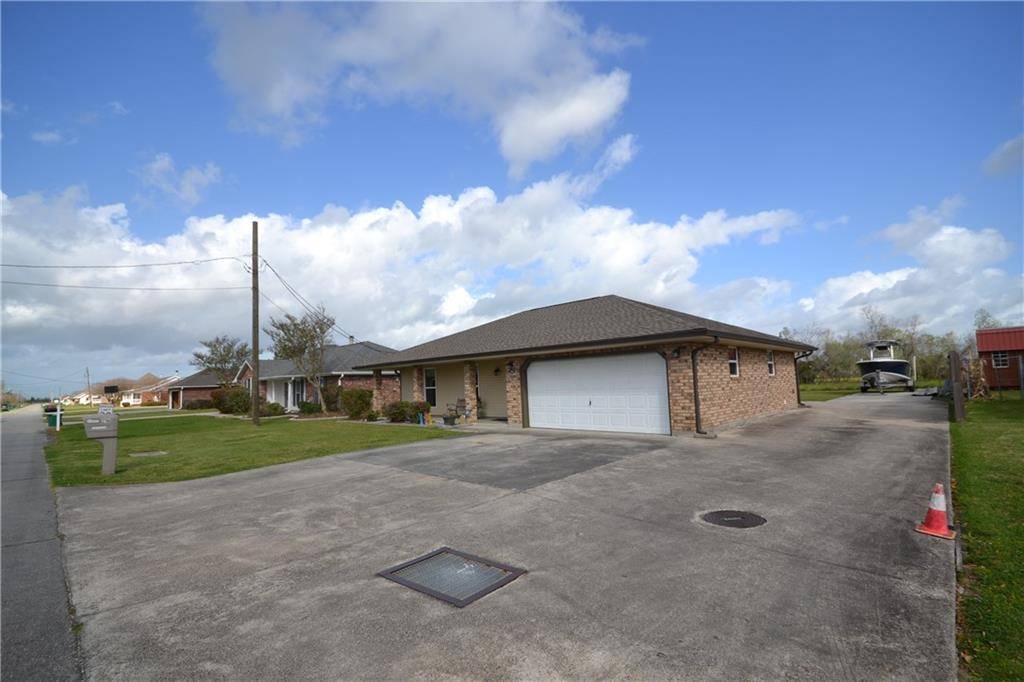 Raceland, LA 70394,216 COUNTRY VILLAGE DR