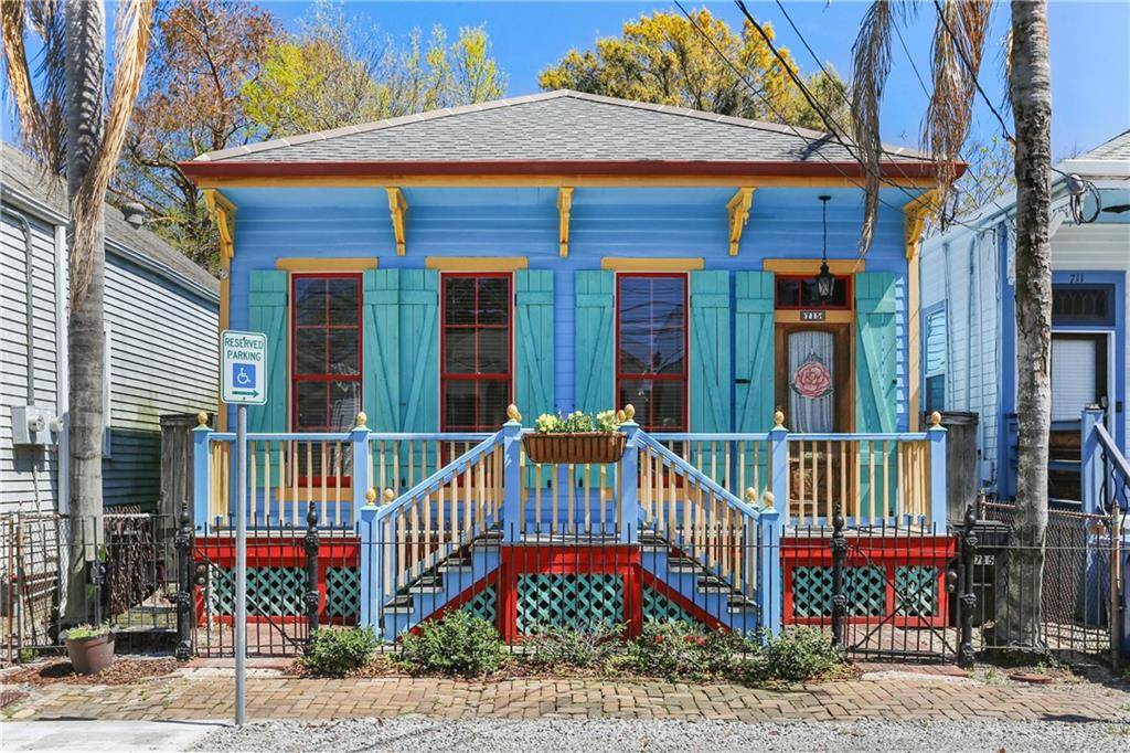 New Orleans, LA 70115,715 CONSTANTINOPLE ST