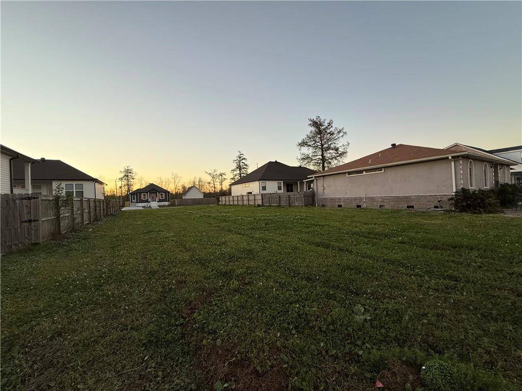 Chalmette, LA 70043,3924 DOMINIQUE DR