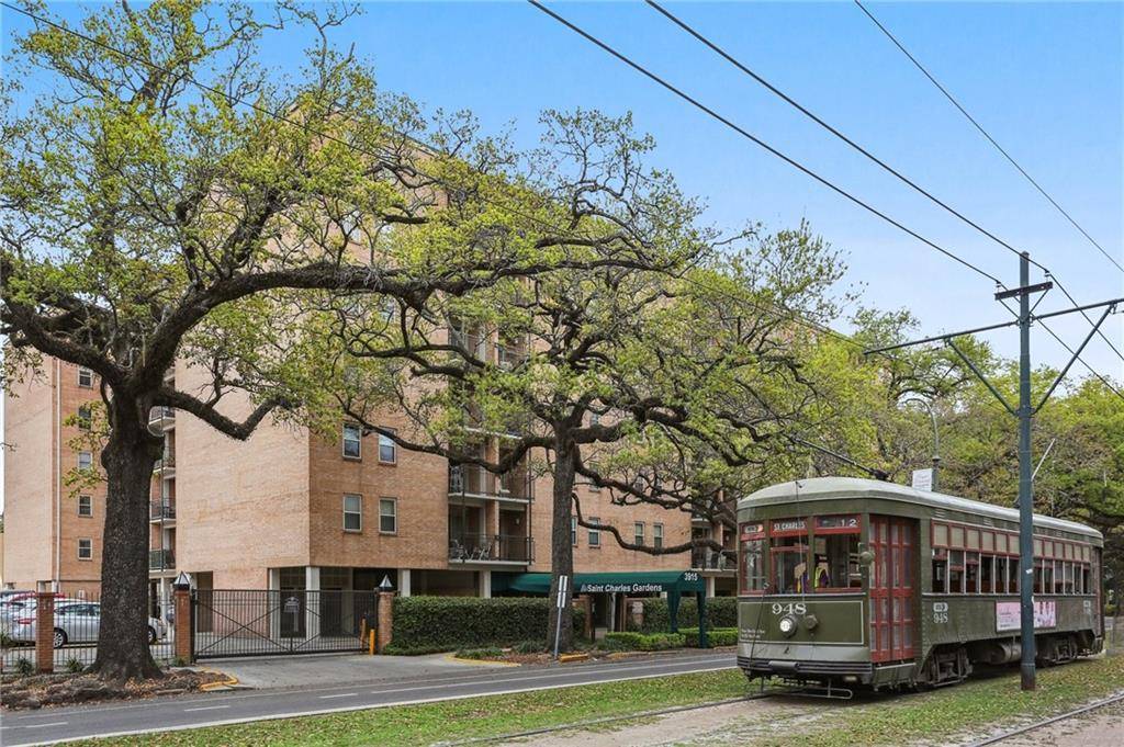 New Orleans, LA 70115,3915 ST CHARLES AVE #404