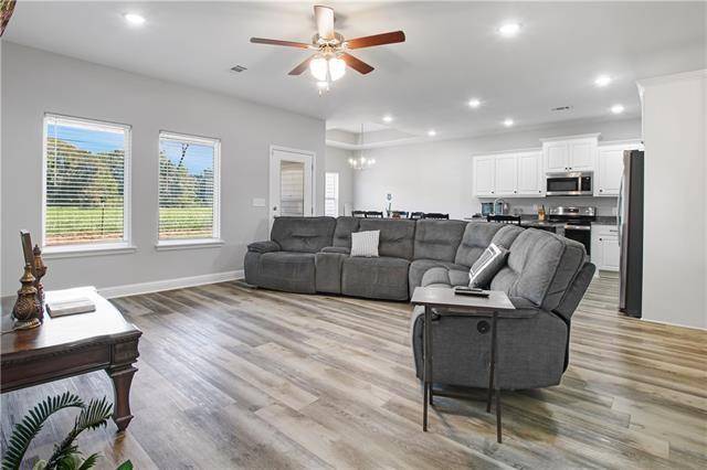 Natchitoches, LA 71457,122 MORGAN LN