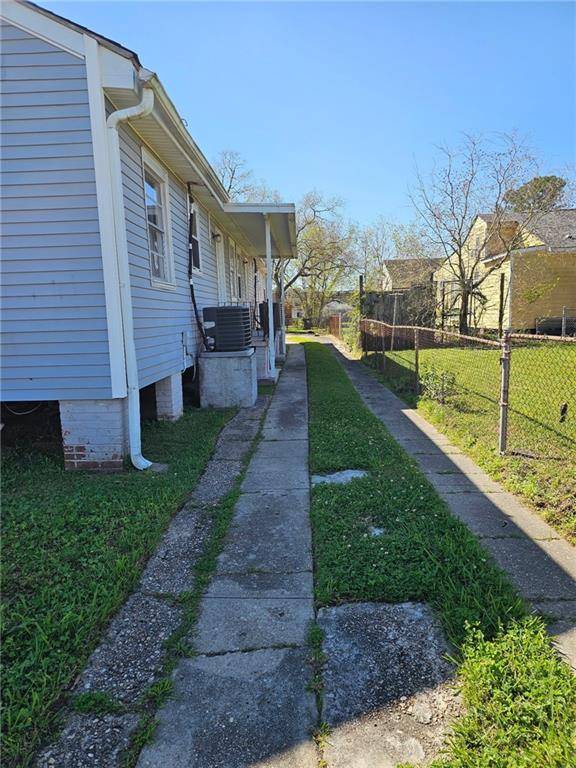 New Orleans, LA 70122,2260 PLEASURE ST