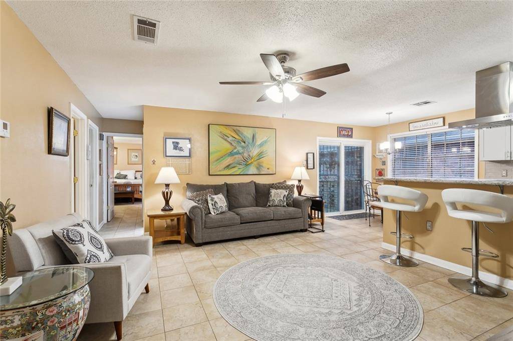 Metairie, LA 70006,3704 CLEARVIEW Pkwy