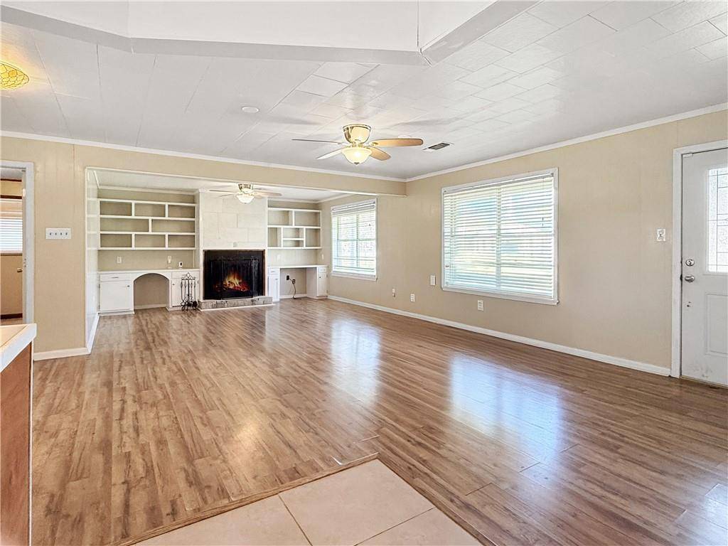 Mansura, LA 71350,7716 HWY 107 HWY