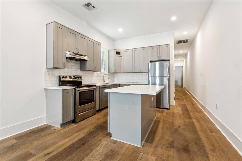 New Orleans, LA 70119,4235 TULANE AVE