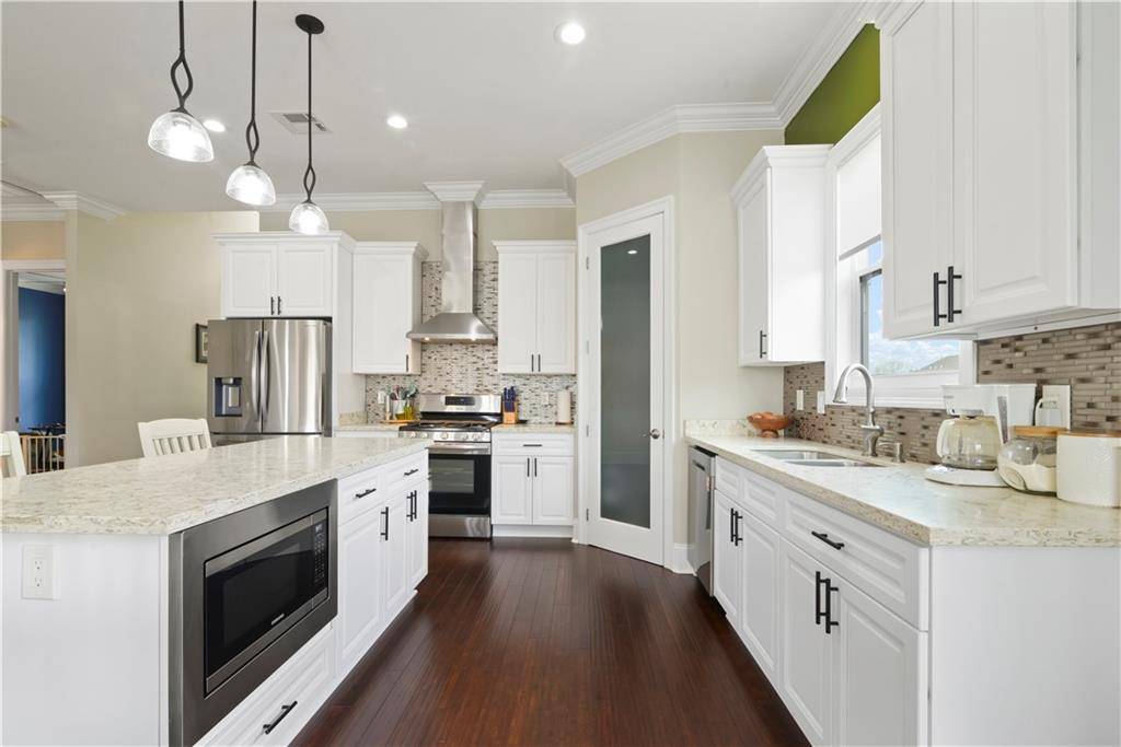 Chalmette, LA 70043,85 W CLAIBORNE SQ