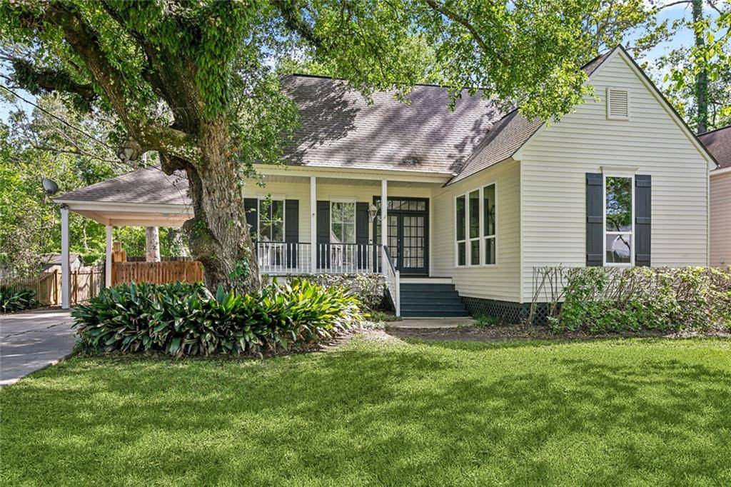 Madisonville, LA 70447,104 WOODS DR