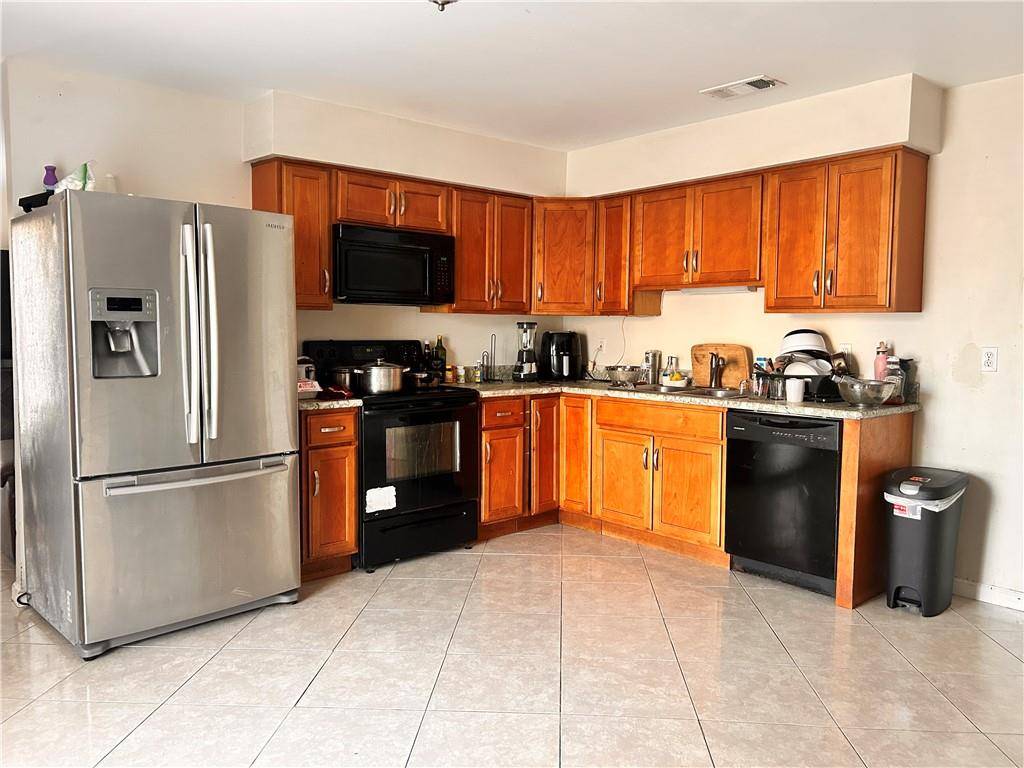 Marrero, LA 70072,1518 AMES BLVD