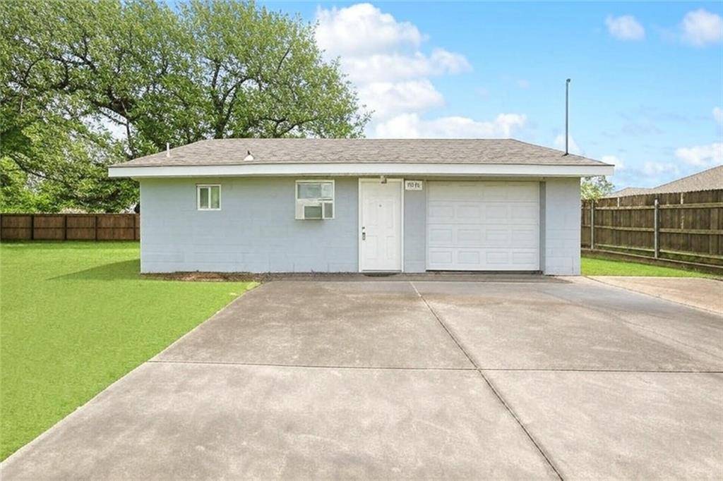 Chalmette, LA 70043,3613 BUFFON ST