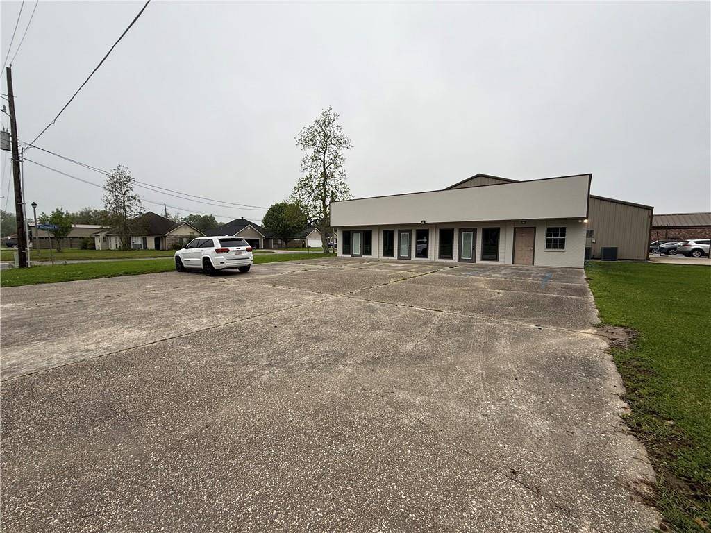 Gonzales, LA 70737,2615 S MEADOWOOD AVE
