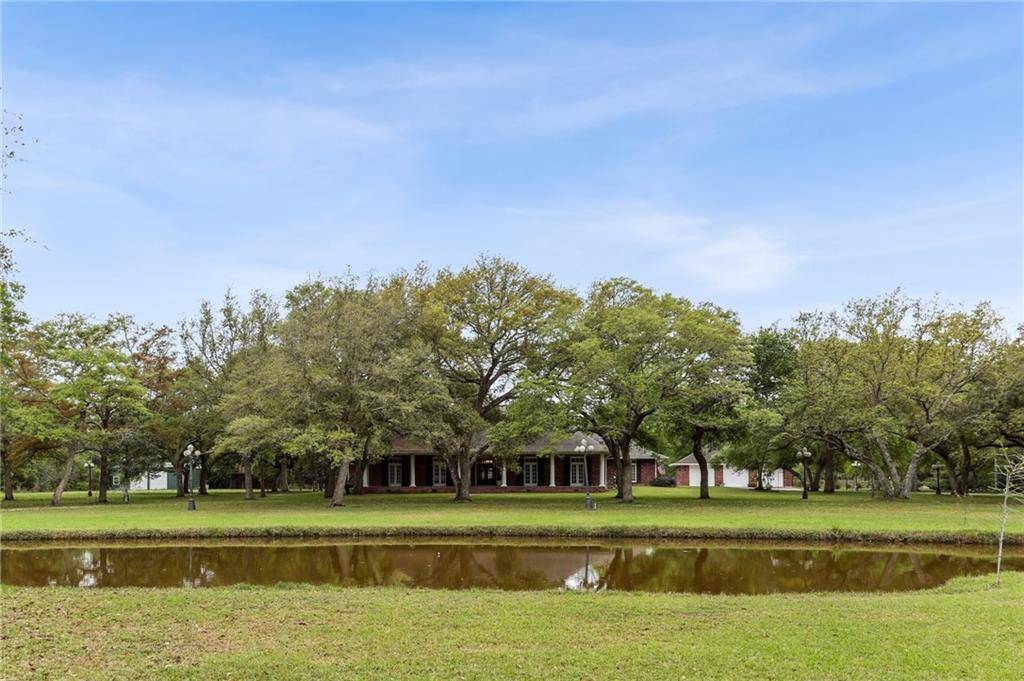 Slidell, LA 70461,421 STARLING DR