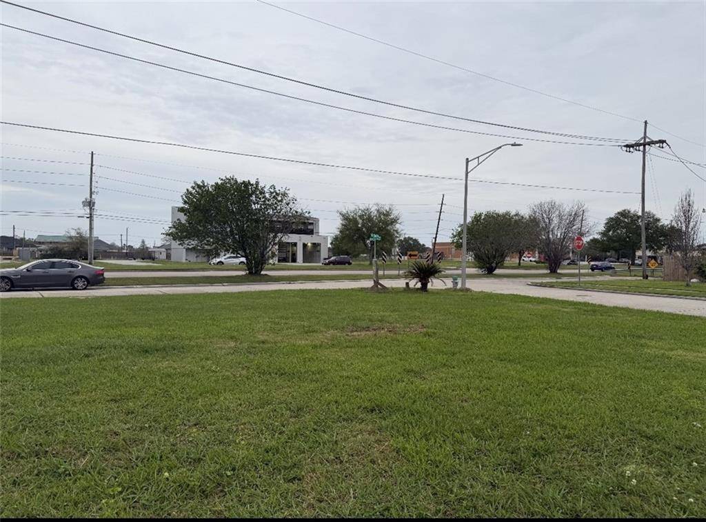 Meraux, LA 70075,LAWRENCE LN