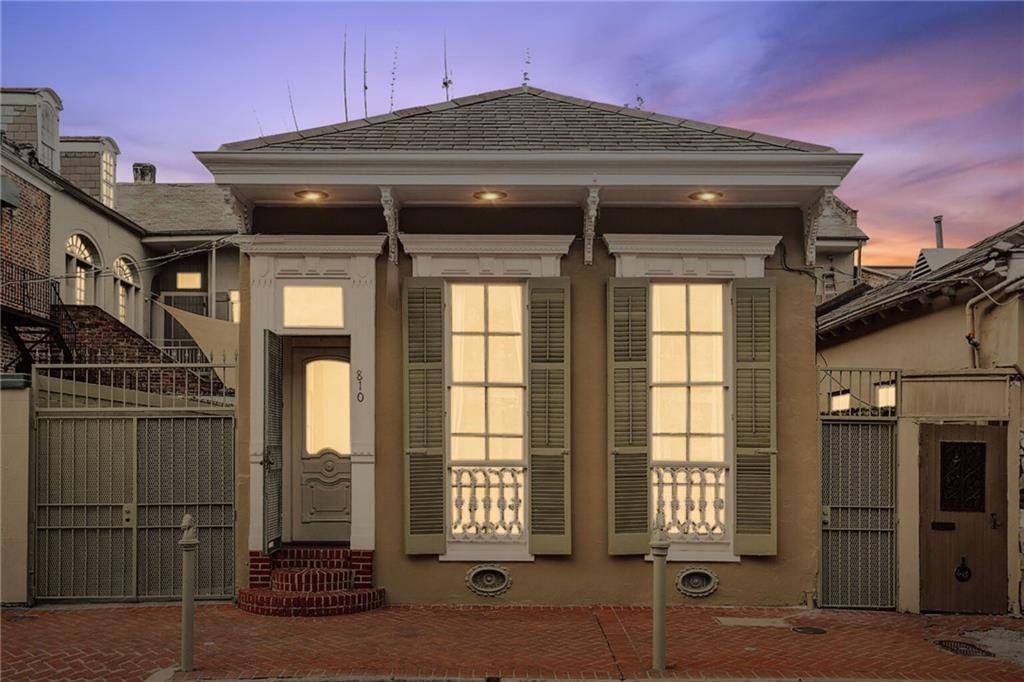 New Orleans, LA 70116,810 ORLEANS AVE
