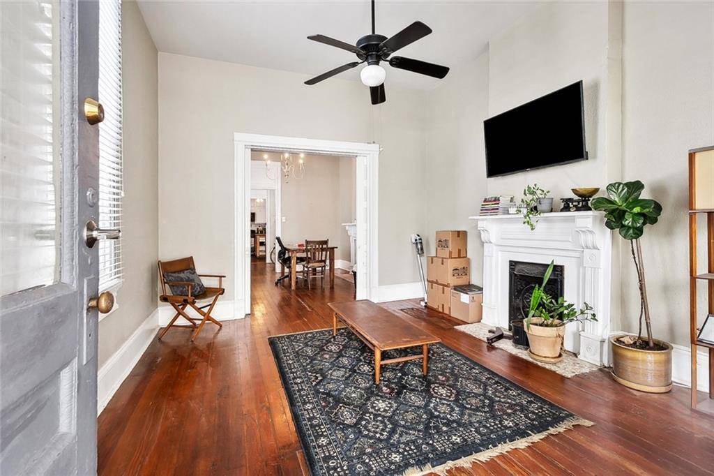 New Orleans, LA 70130,1005 07 FIRST ST