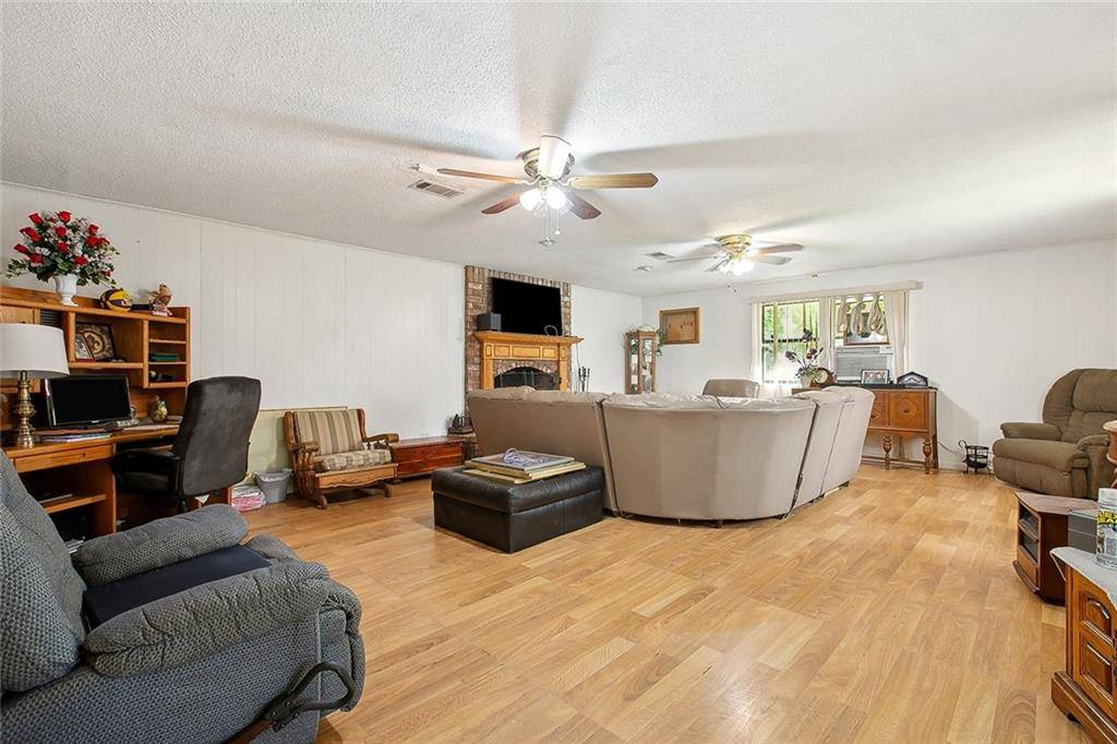Baker, LA 70714,13504 MORVANT RD