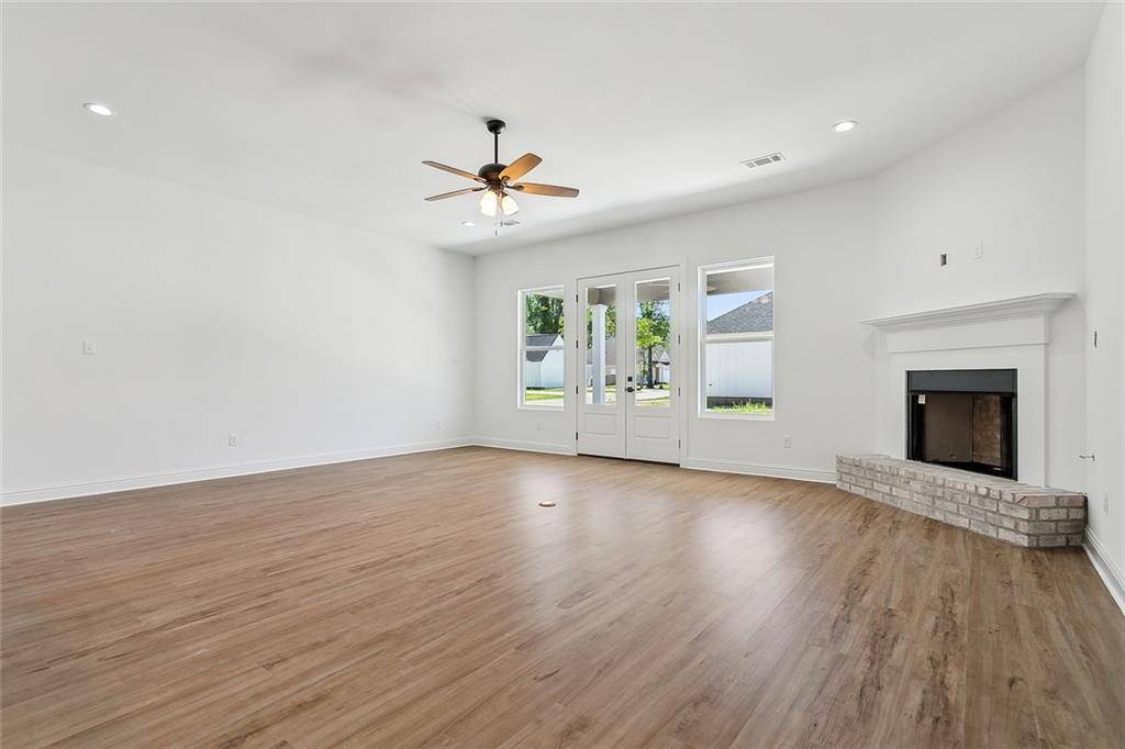 Covington, LA 70433,1025 ABITA RIVER DR