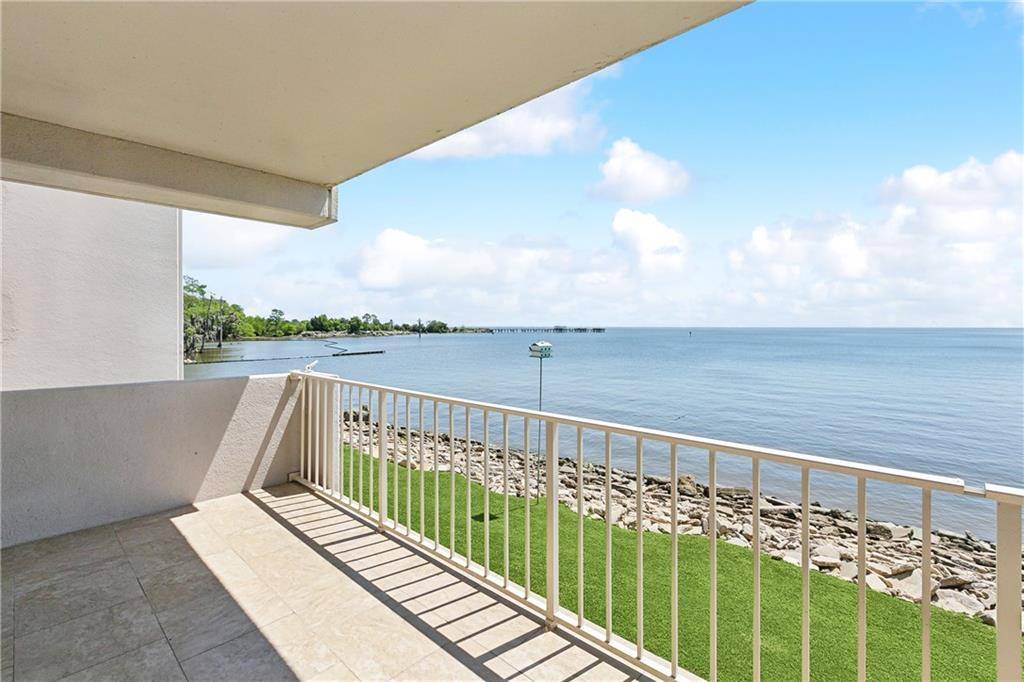 Mandeville, LA 70448,402 MARINERS ISLAND #2B