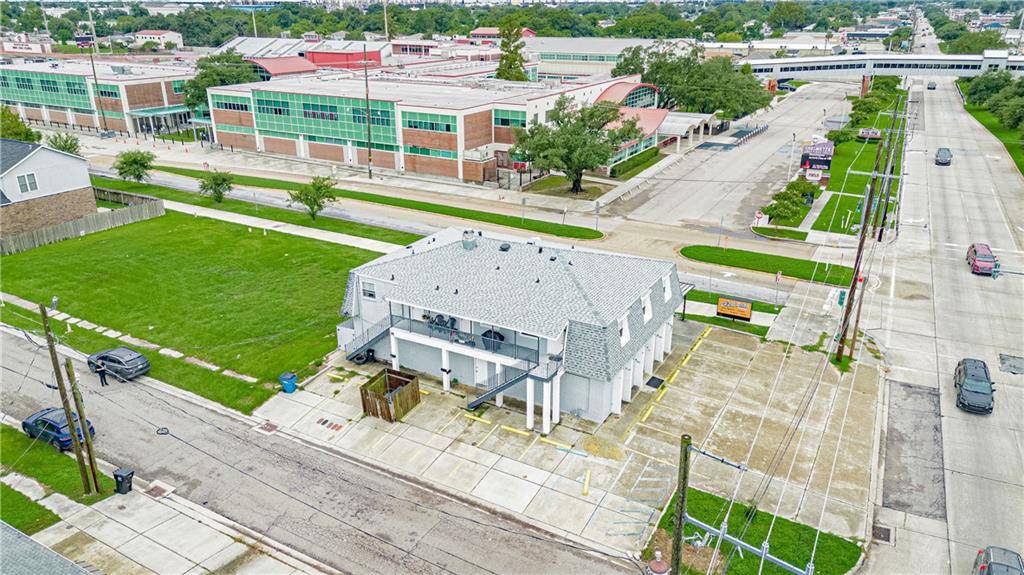 Chalmette, LA 70043,1200 E JUDGE PEREZ DR