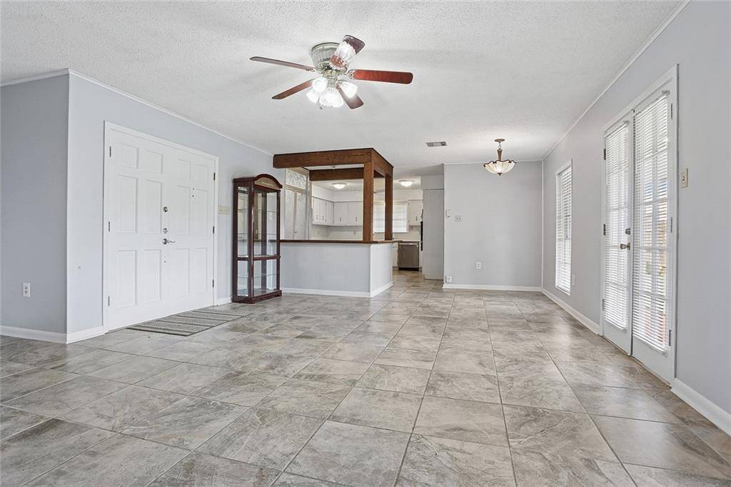 Marrero, LA 70072,4005 HILLCREST DR