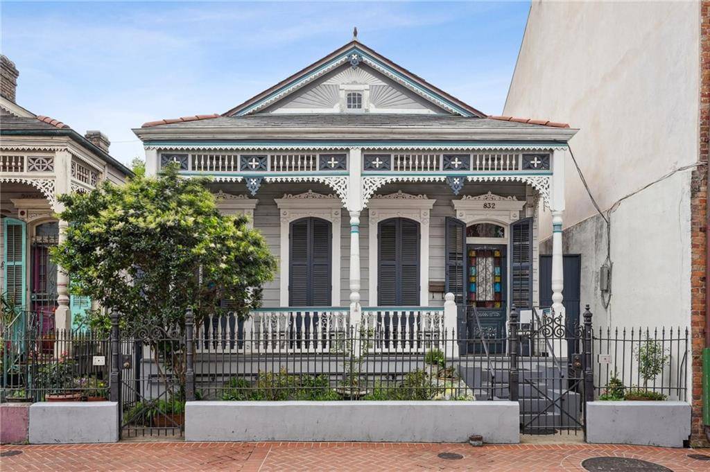 New Orleans, LA 70116,830 ST PETER ST