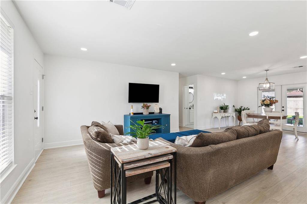 Metairie, LA 70001,2028 NEYREY DR