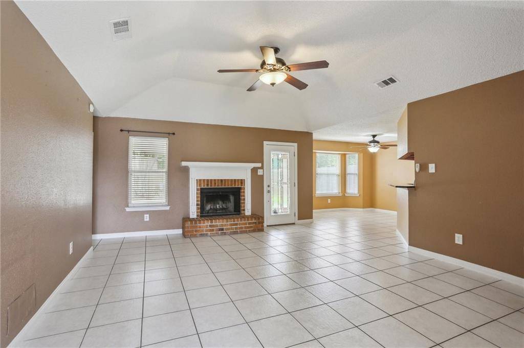 Marrero, LA 70072,2728 SPRIG DR
