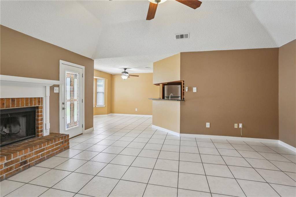 Marrero, LA 70072,2728 SPRIG DR