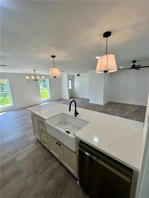 Pineville, LA 71360,225 HOLLY MOORE DR