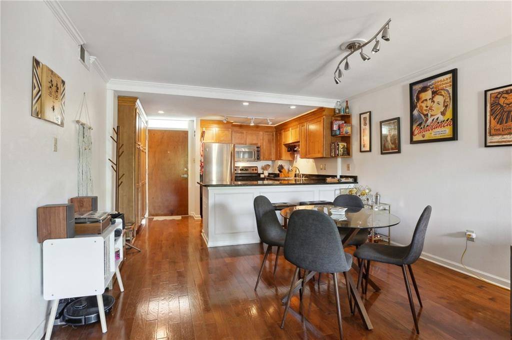 New Orleans, LA 70118,3915 ST CHARLES AVE #215