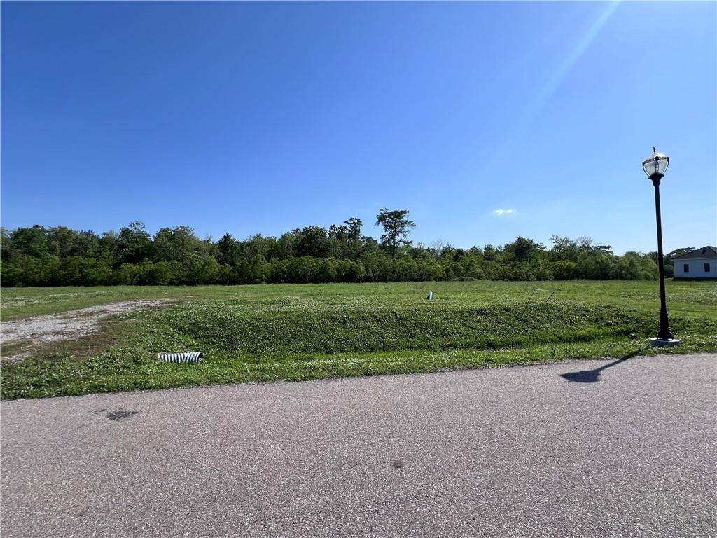 Belle Chasse, LA 70037,114 DEER FIELD DR