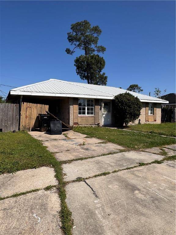 Violet, LA 70092,2404 KENNETH DR
