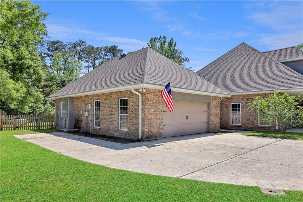 Slidell, LA 70461,102 PALM SWIFT DR