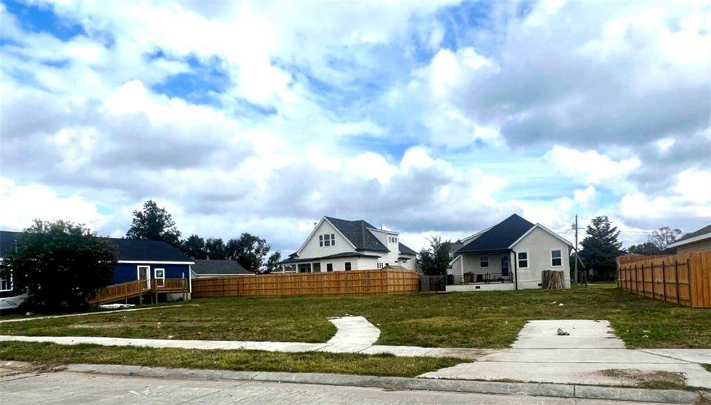 Arabi, LA 70032,1915 ROSE ST