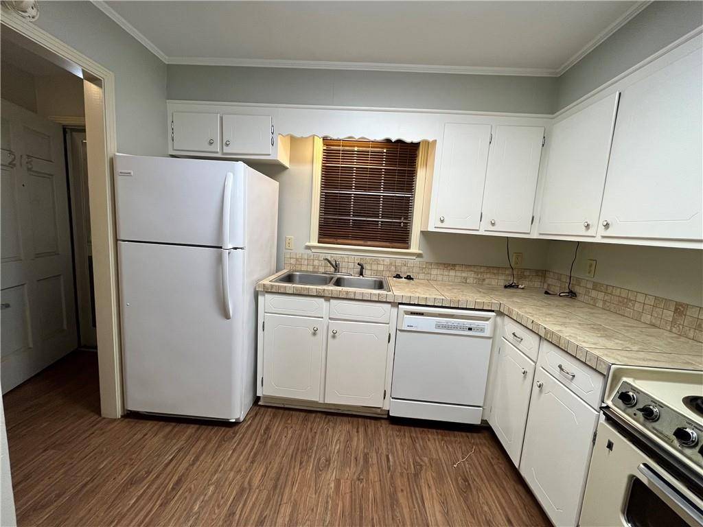 Alexandria, LA 71303,1250 DORCHESTER DR #218