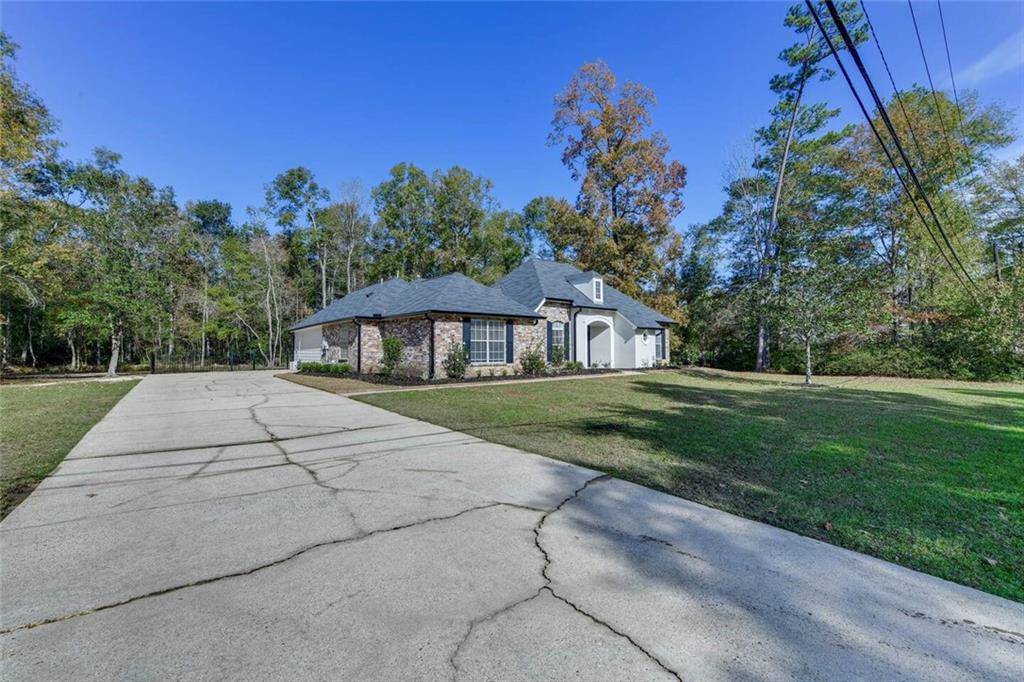 Ponchatoula, LA 70454,15511 PATRICK DR