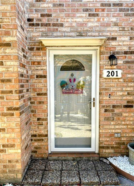 Metairie, LA 70001,604 CLEARVIEW Pkwy #201