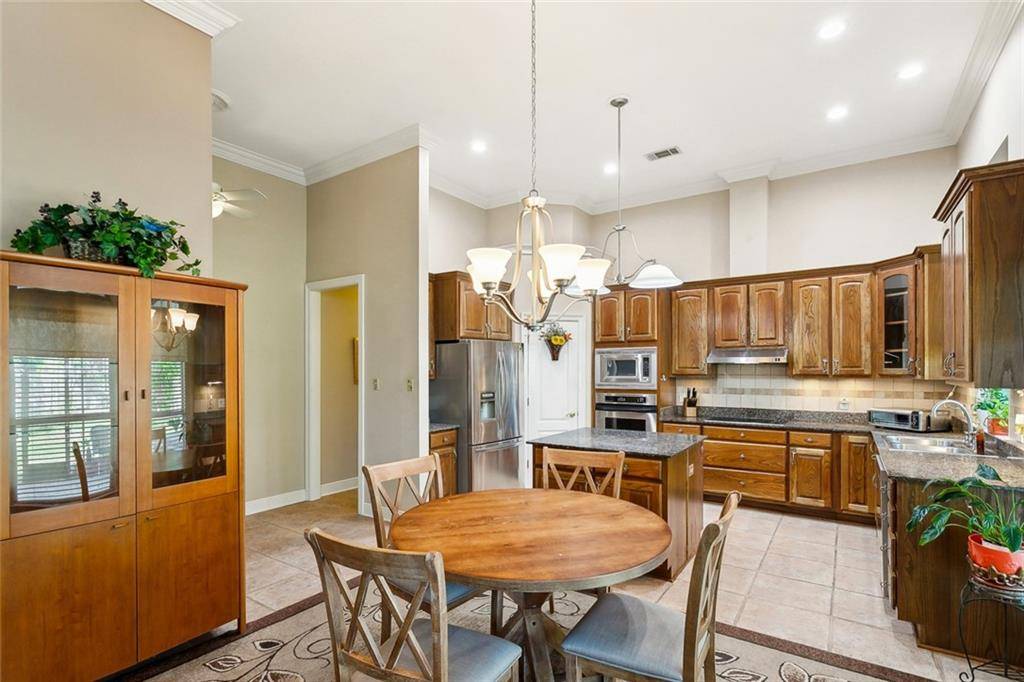 Slidell, LA 70461,102 BYRON CT