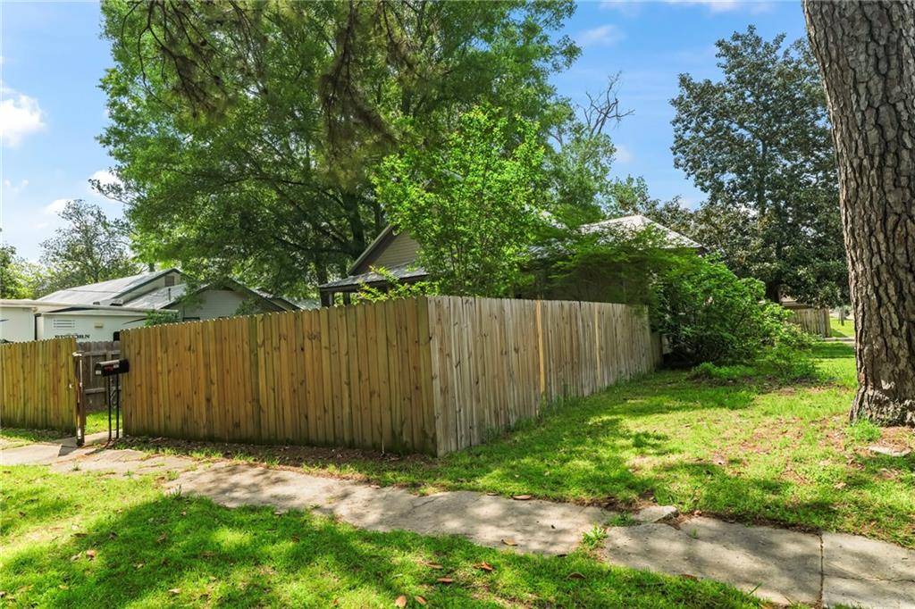 Amite, LA 70422,102 E PINE ST