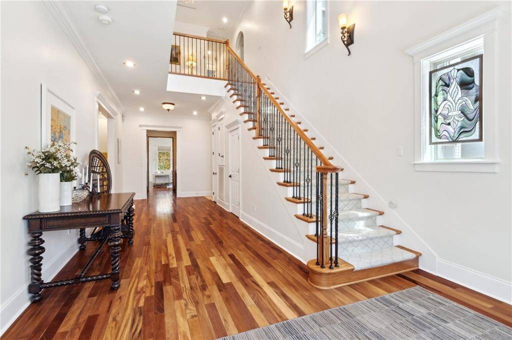 New Orleans, LA 70124,5601 BELLAIRE DR